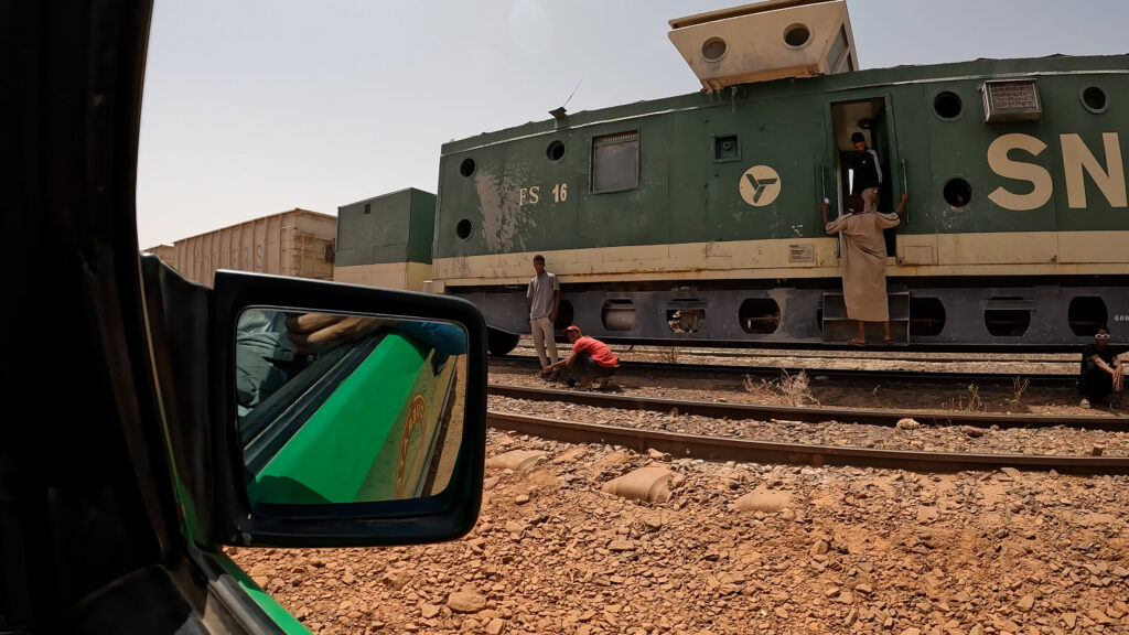 vagao de passageiro do trem de minerio de ferro de mauritania